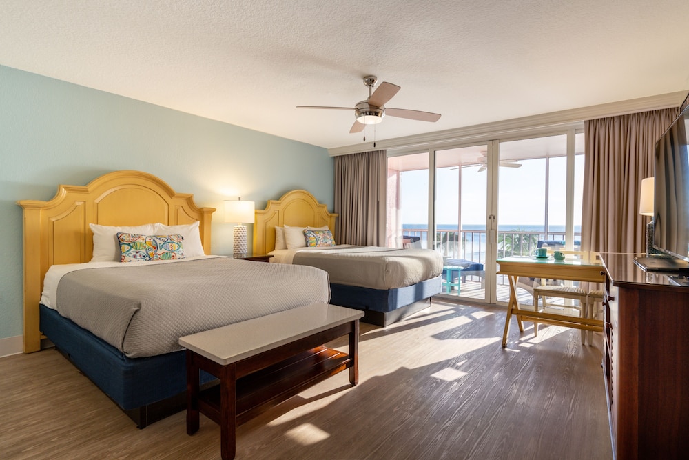 Deluxe Studio, 2 Queen Beds (Gulf Front) - Photo 5