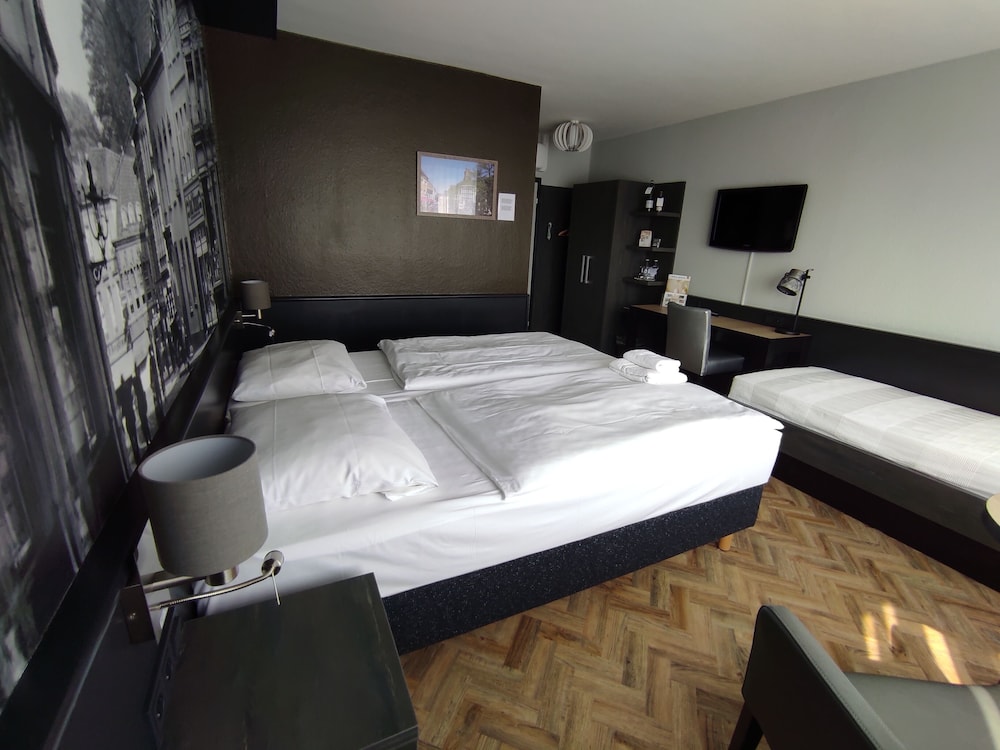 Superior Triple Room photo 2