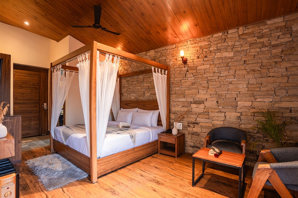 Superior Double Room with AC photo 2