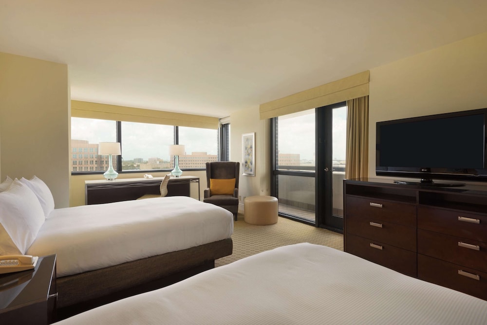 Room, 2 Queen Beds, Lagoon View photo 2
