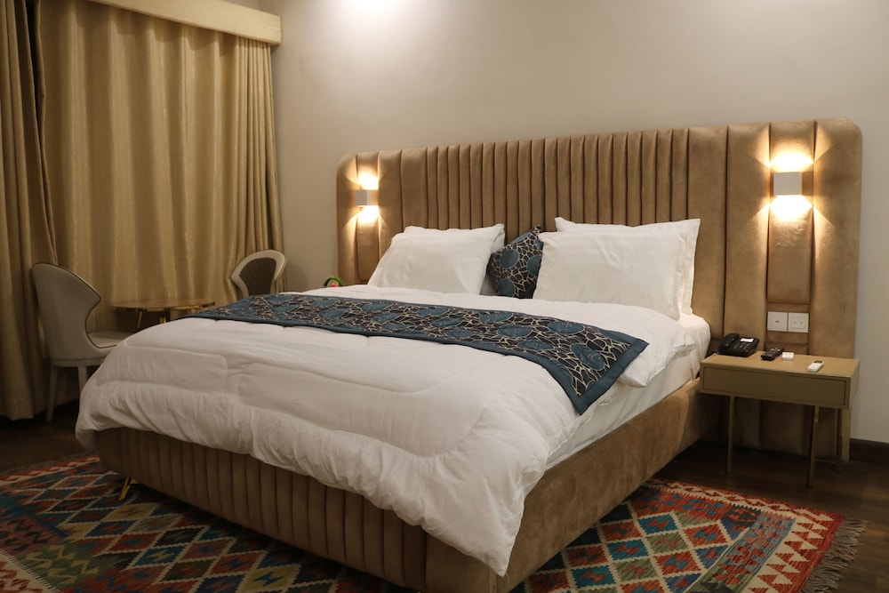 Deluxe Double or Twin Room