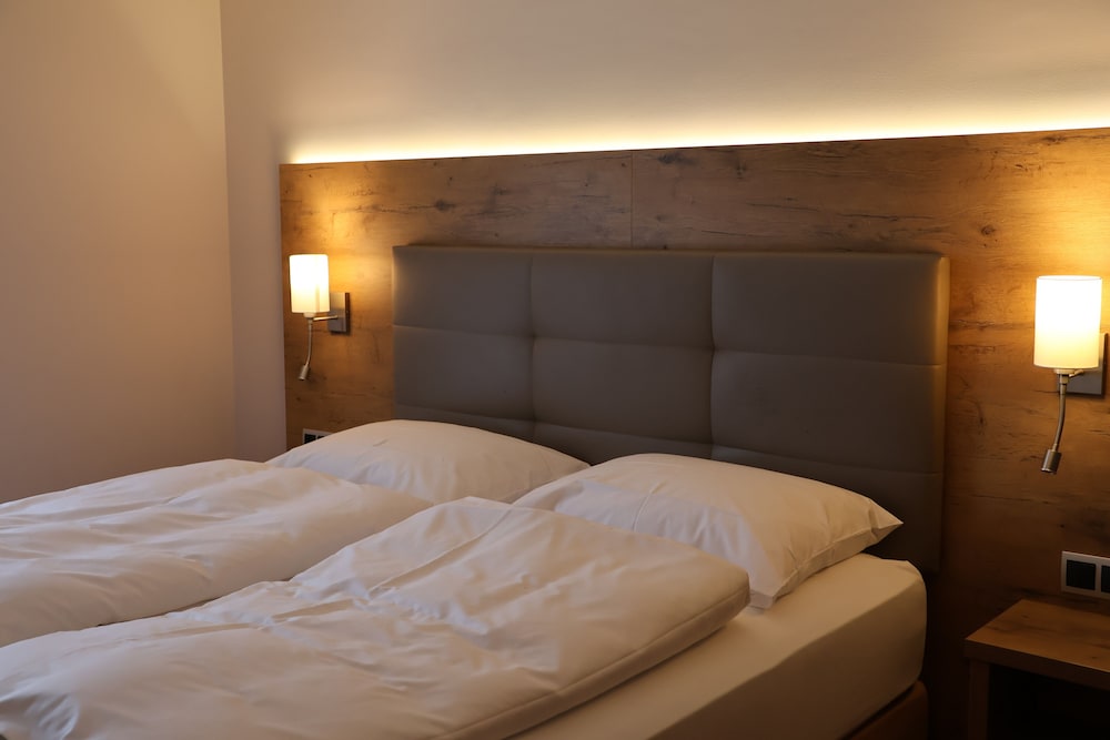 Comfort Double or Twin Room, Private Bathroom