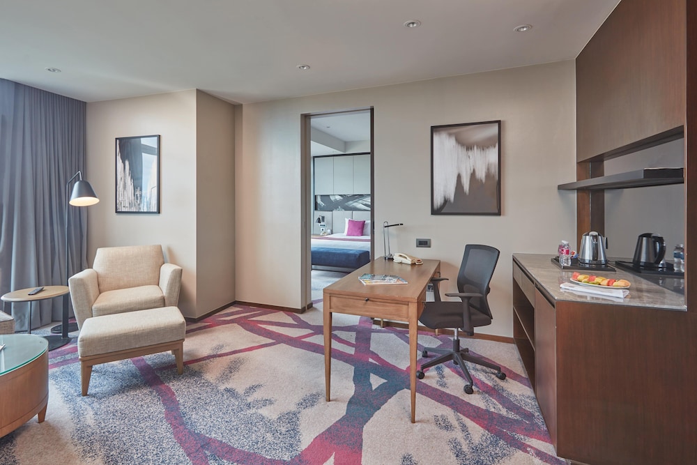 Suite, 1 Bedroom, Club Lounge Access (Low Floor) photo 3