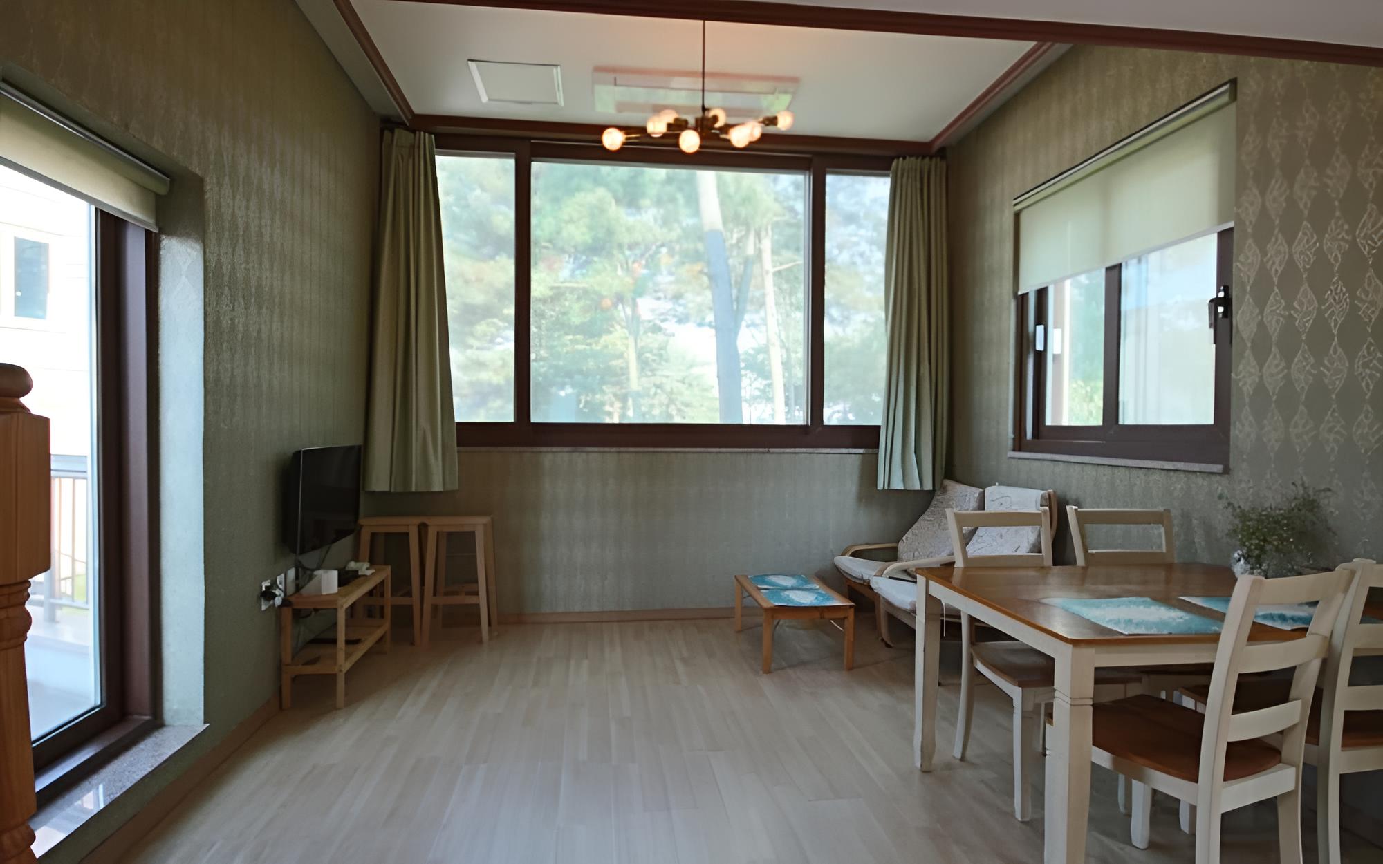 Room (A203 (Duplex)) - Photo 7