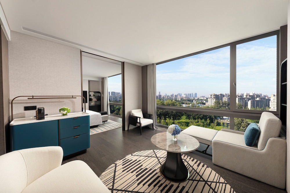 Suite, 1 Bedroom photo 3
