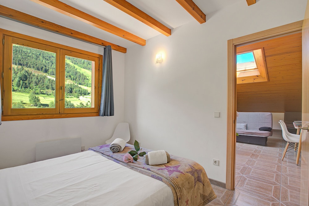 Family Apartment, Multiple Bedrooms (Andorra Family Snow Apartment)