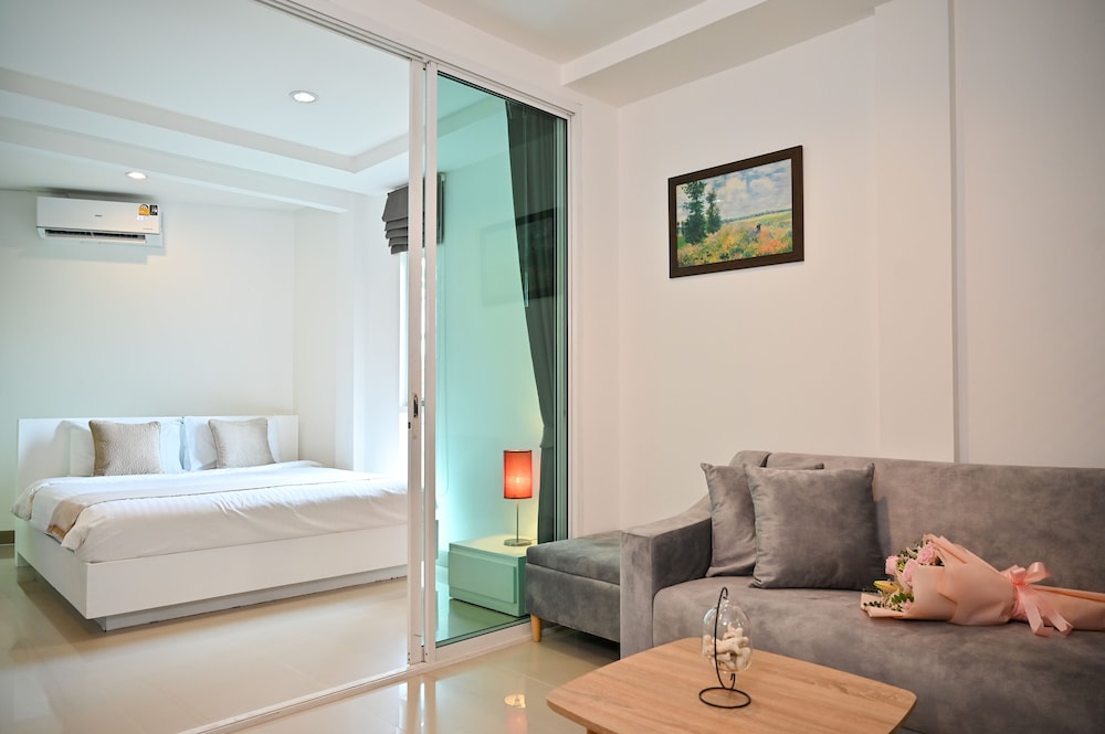 1 Bedroom Suite photo 2