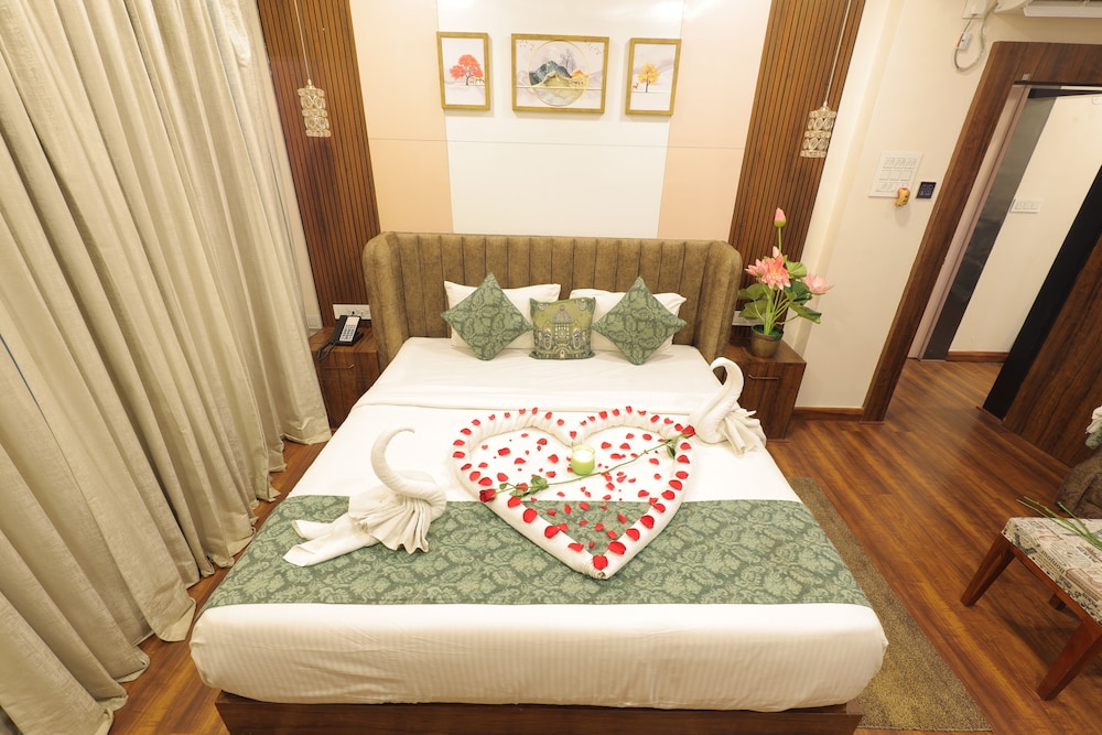 Signature Suite