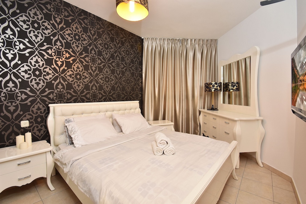 Premium Apartment, 1 Bedroom, Lake View, Lakeside photo 1
