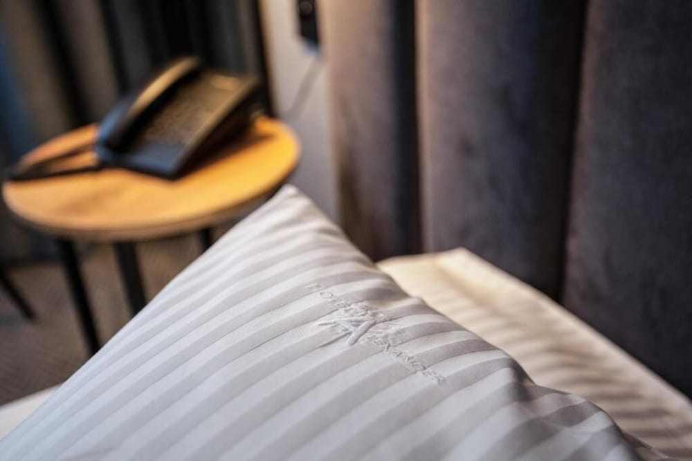 Premium Double or Twin Room - Photo 7