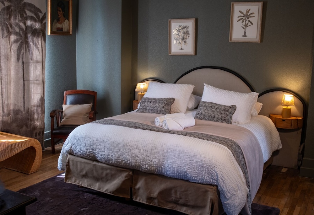 Premium Double Room, Ensuite, City View (Capitaine Lala Saul)