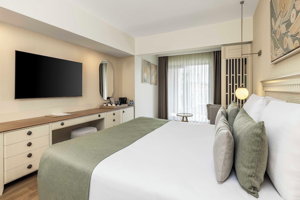 Standard Double or Twin Room, Partial Sea View - Photo 3