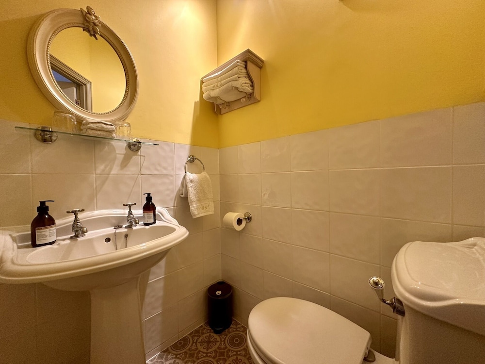 Superior Double Room, Ensuite (Helena Room) photo 3