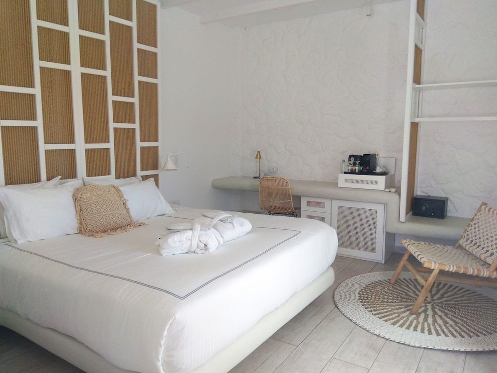 Junior Suite (Outdoor Hot Tub)