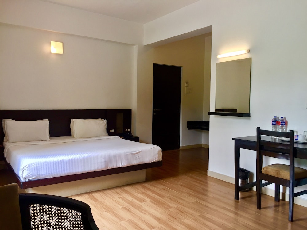 Deluxe Room - Photo 5
