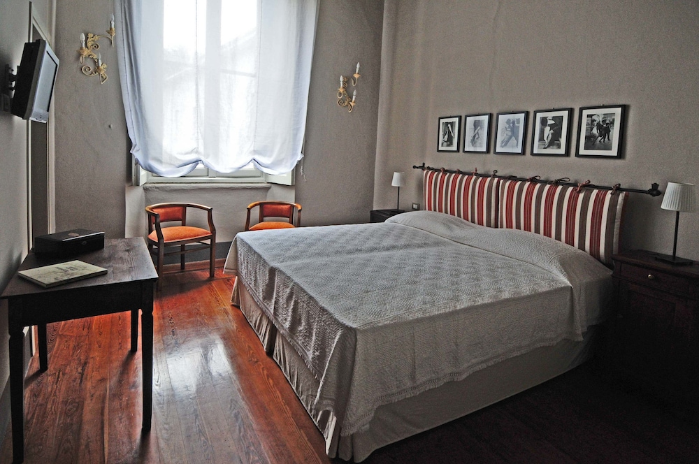 Double Or Twin Room, City View photo 3