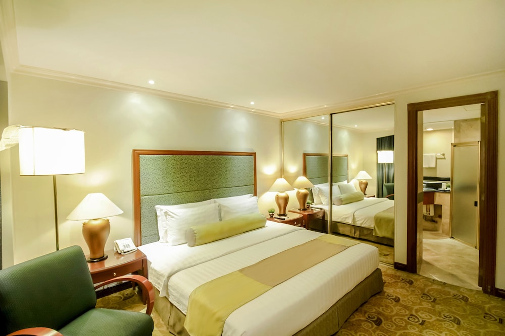 Executive Suite, 1 Bedroom - Photo 3