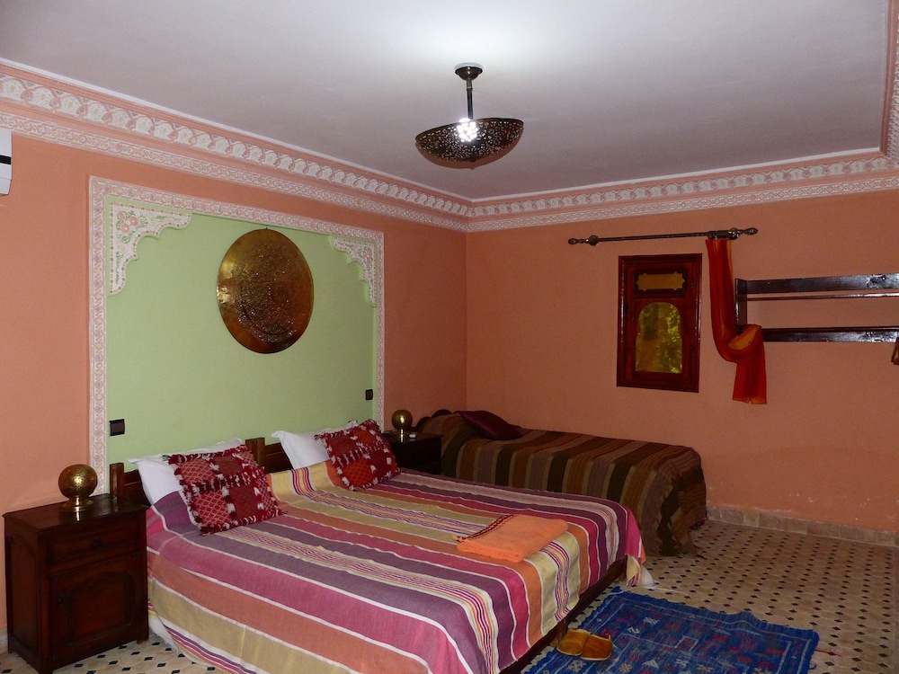 Superior Quadruple Room, Mountain View photo 3