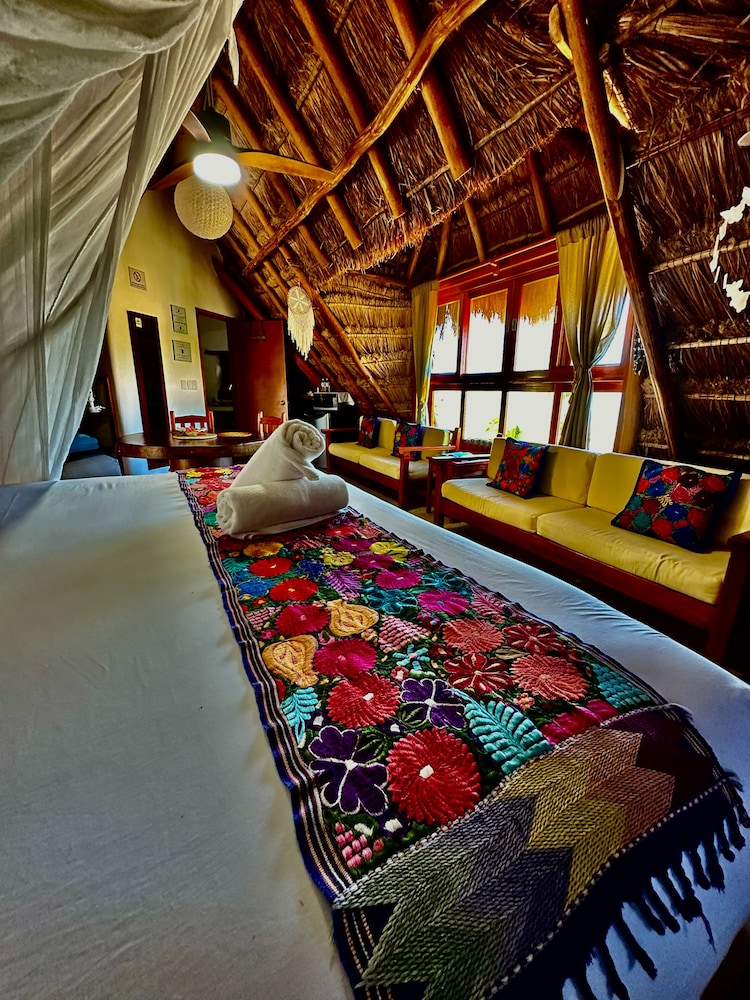 Romantic Double Room, 1 King Bed, Beach View, Tower photo 1