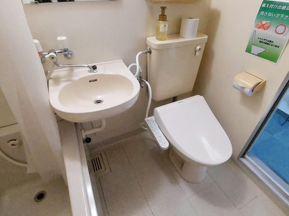 Twin Room, Non Smoking - Photo 5