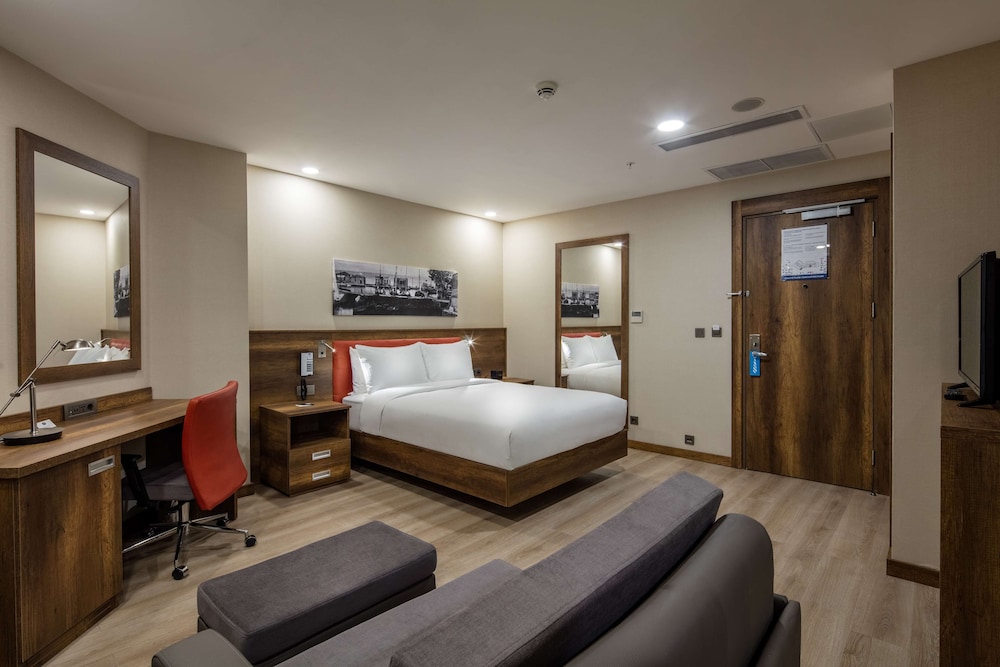 Room, 1 Queen Bed with Sofa bed