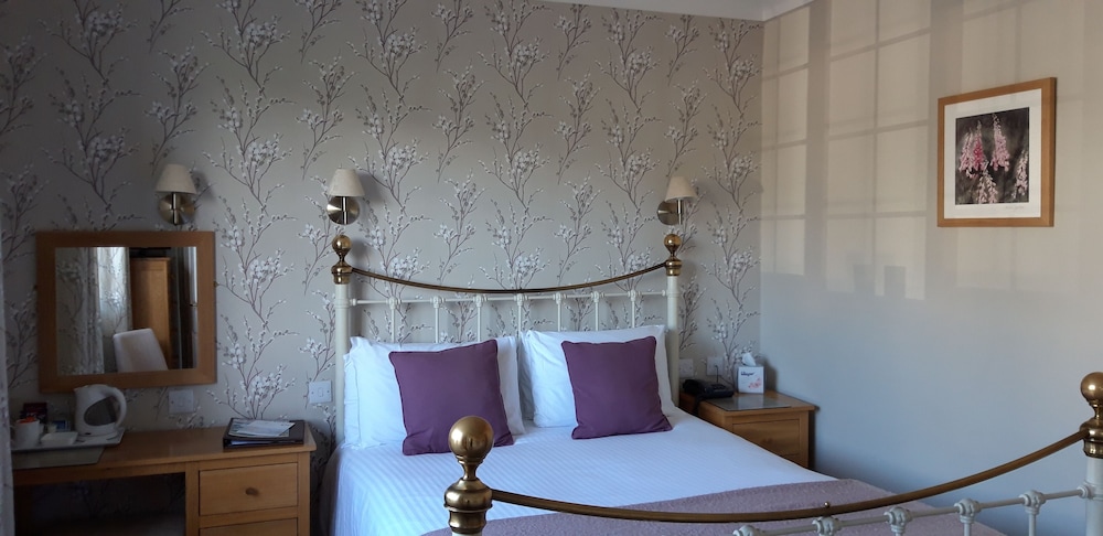 Standard Double Room, Ensuite (Country View)
