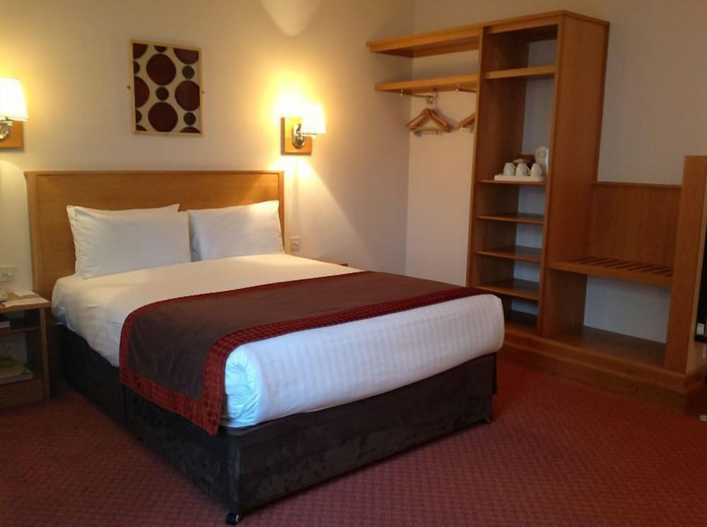 Standard Room, 1 King Bed photo 2