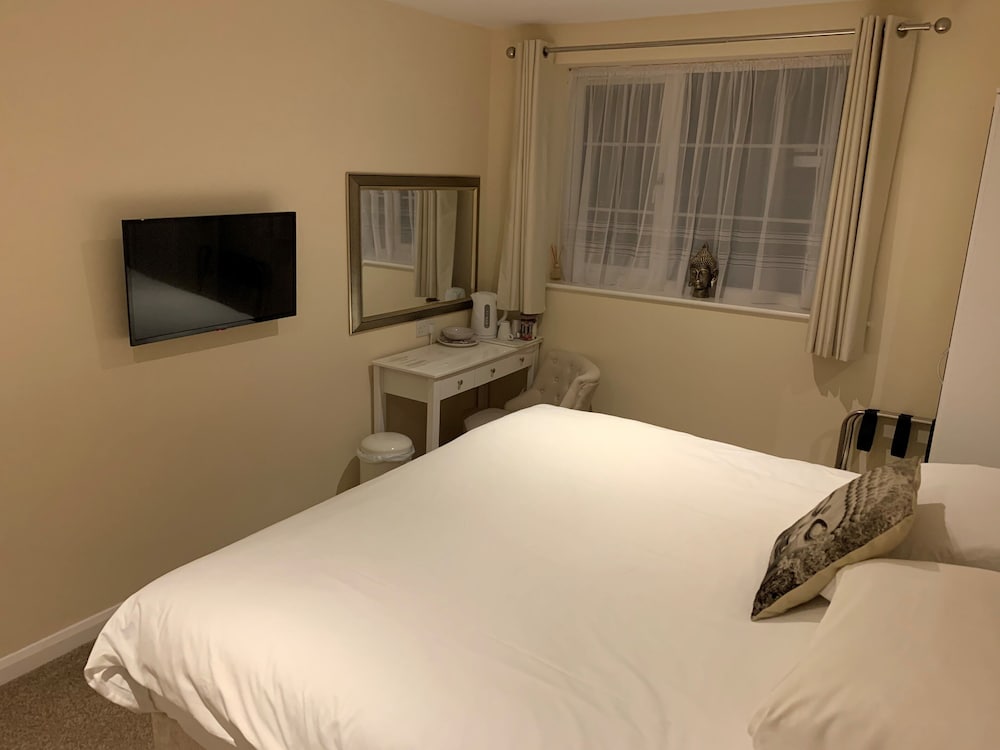 Double or Twin Room - Photo 3