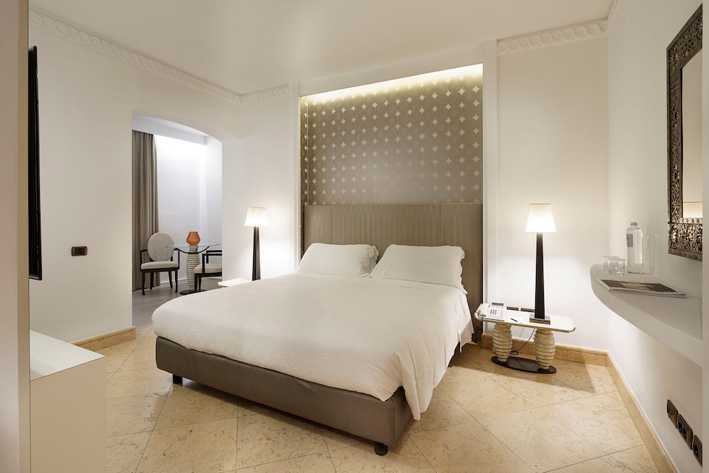Superior Double or Twin Room - Photo 3