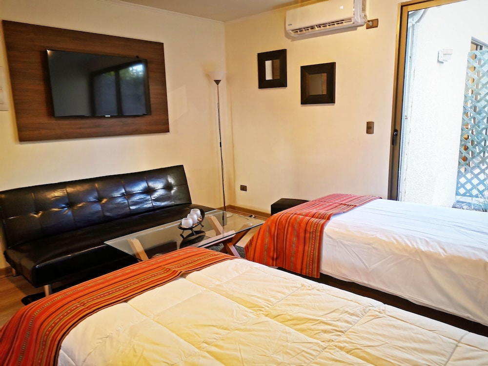 Studio, 2 Twin Beds