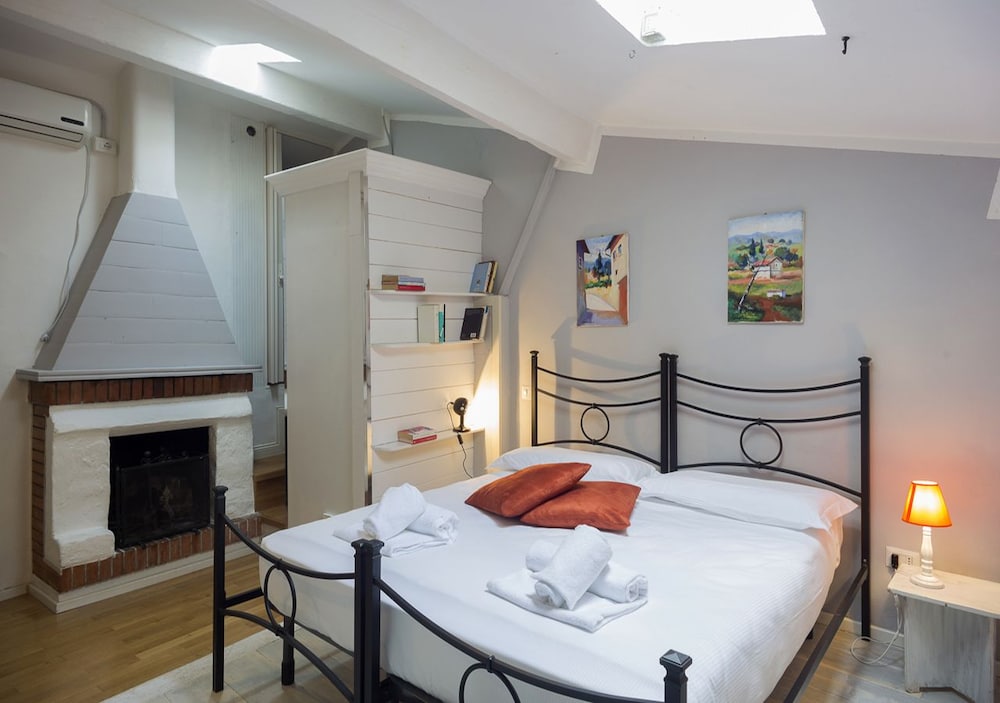 Double Room (Attic)