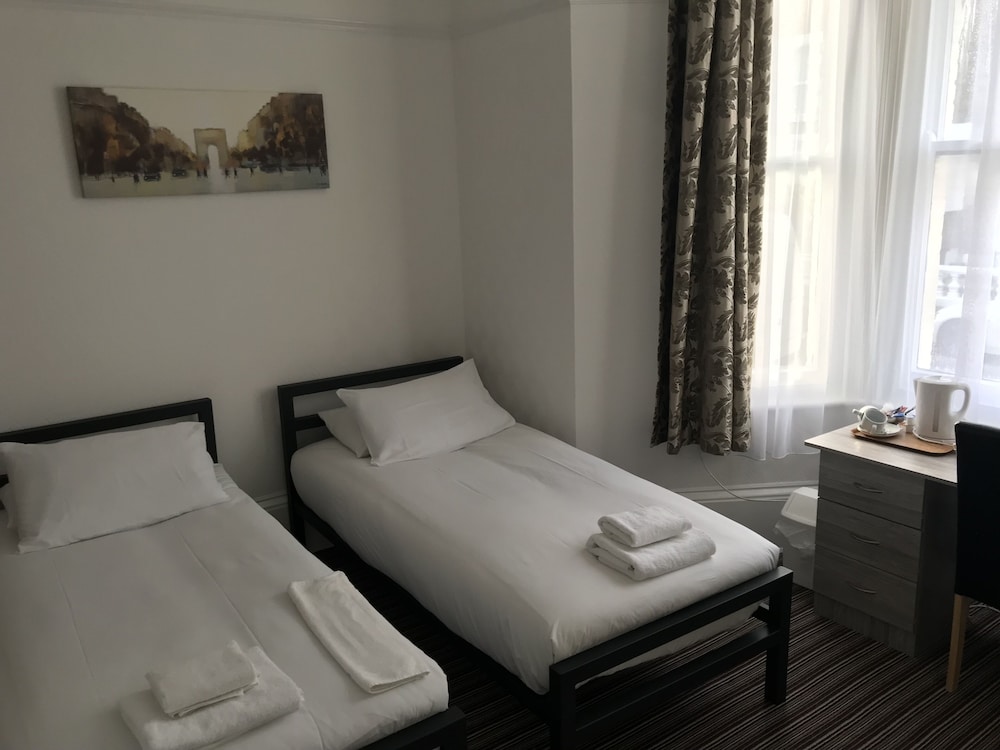 Economy Twin Room