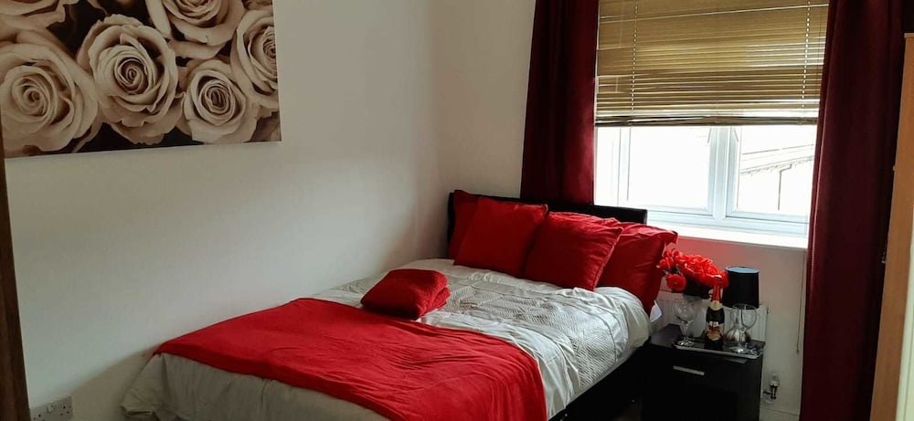 Room (Red Room) photo 3