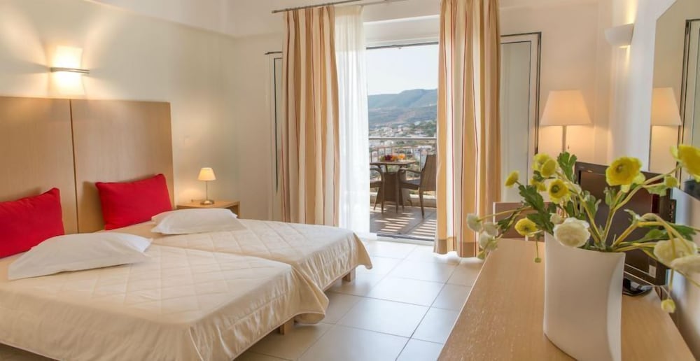 Superior Double or Twin Room, Sea View - Photo 6