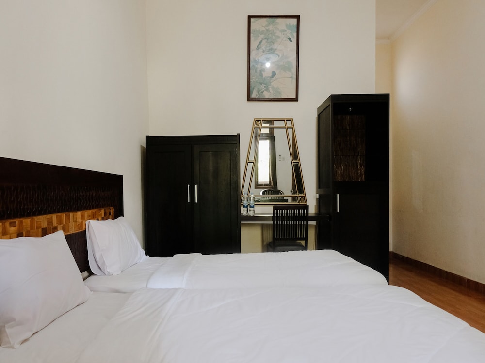 Deluxe Twin Room - Photo 11