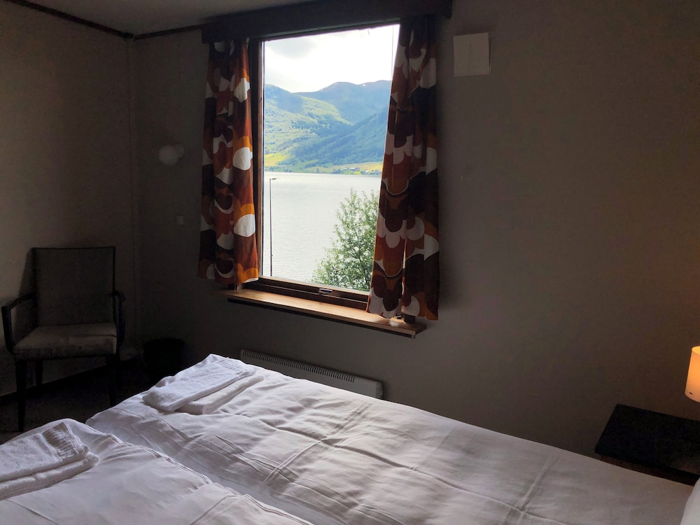 Double Room With Mountain Lake View photo 2
