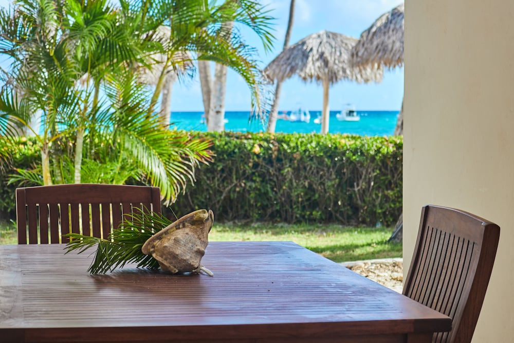 Panoramic Suite, 2 Bedrooms, Partial Ocean View photo 2