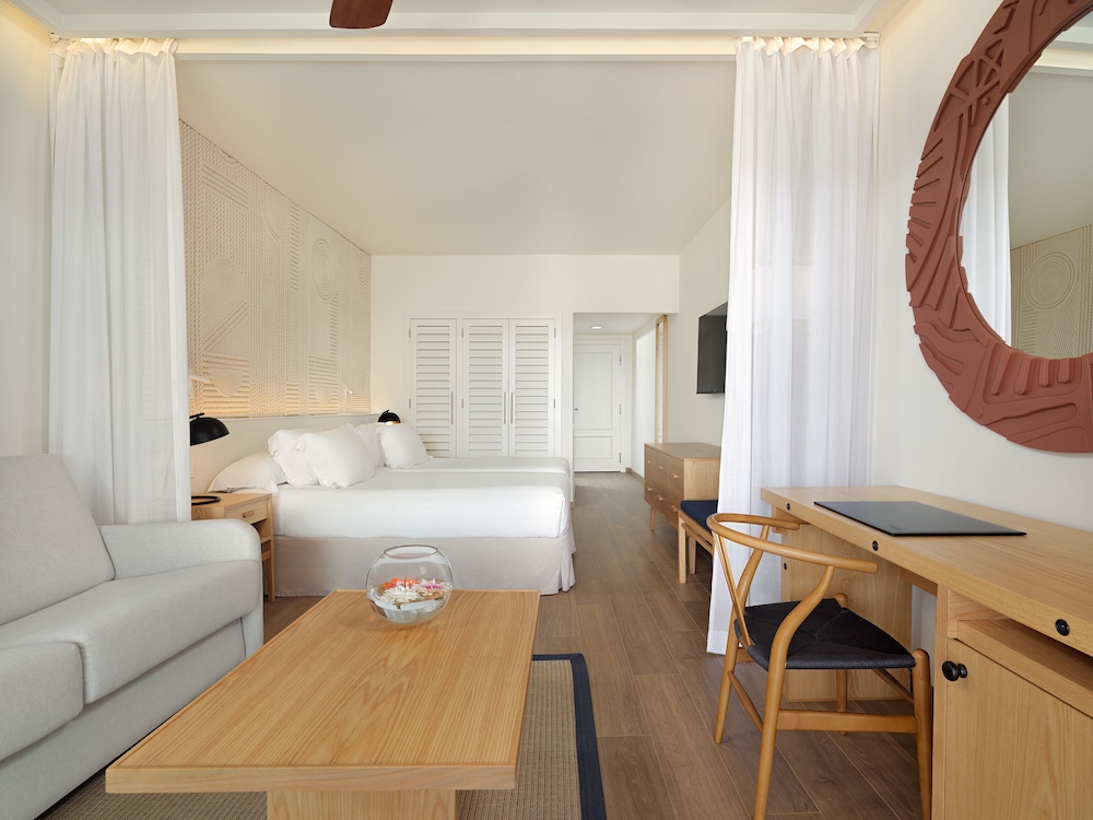 Superior Room (2 Adults) - Photo 2