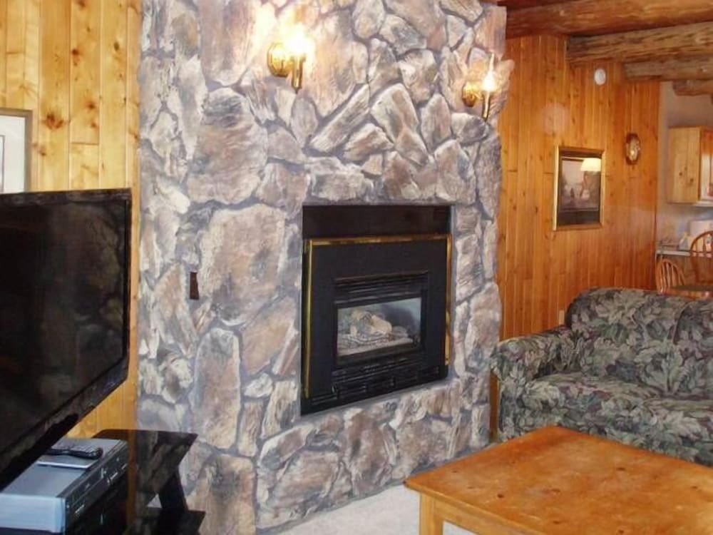 Condo, 2 Bedrooms photo 3