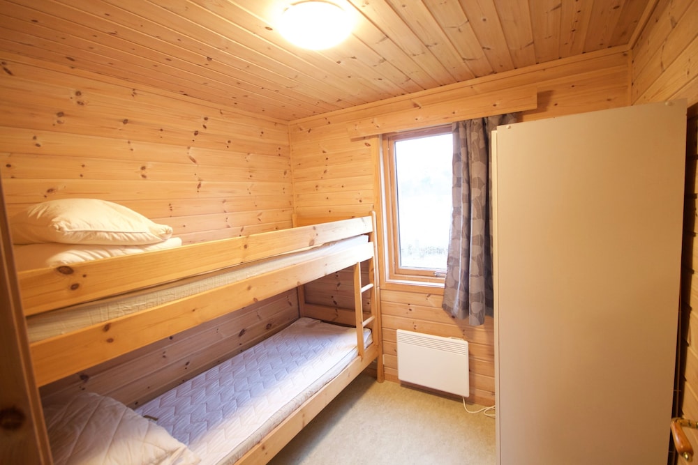 Cabin, 2 Bedrooms (1 - 4) photo 3