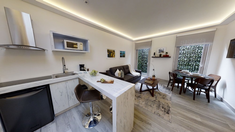 City Apartment, 1 Queen Bed with Sofa bed, Non Smoking
