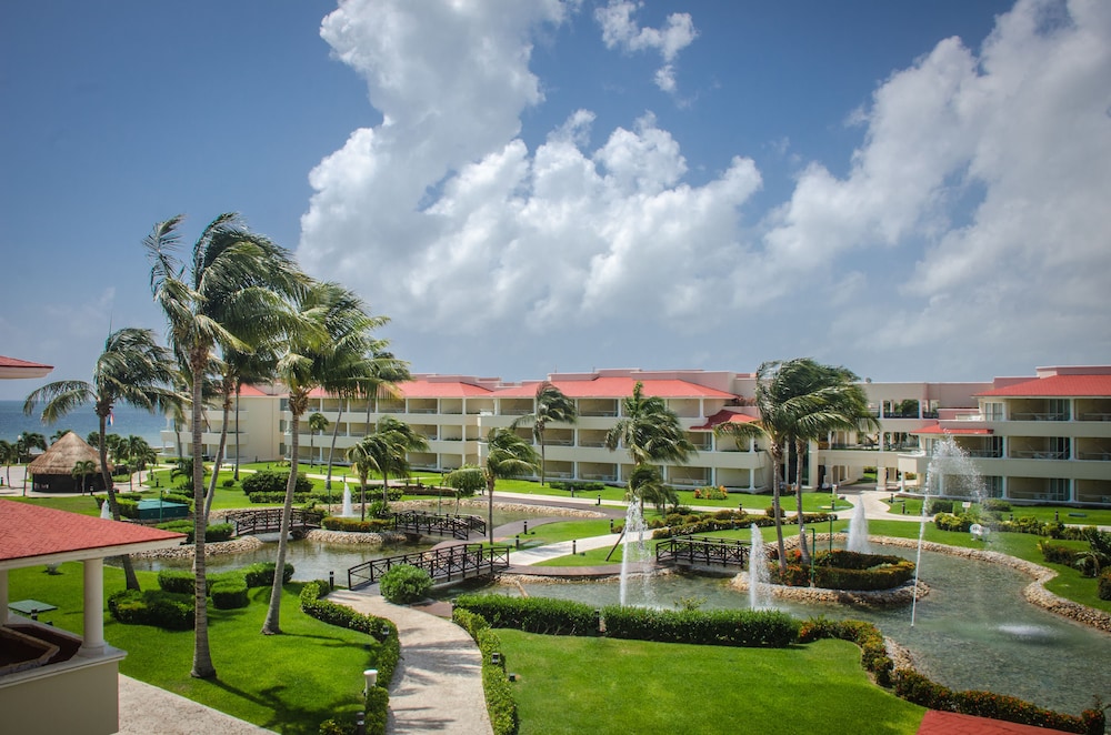 Superior Deluxe Garden View (Book 4 nights, Get 2 nights in Punta Cana)