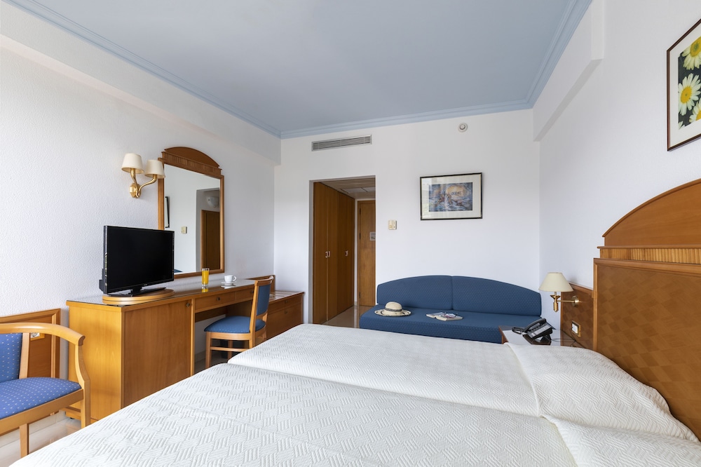 Double or Twin Room, Sea View - Photo 3