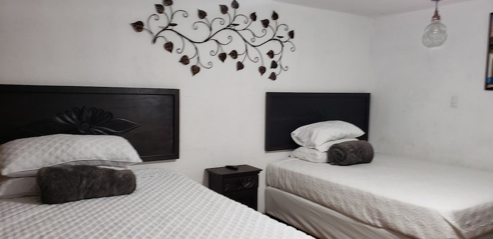 Room (#2) photo 1