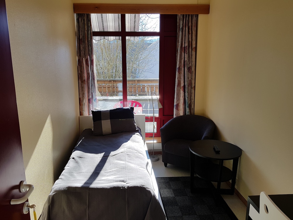 Standard Single Room, Shared Bathroom photo 1