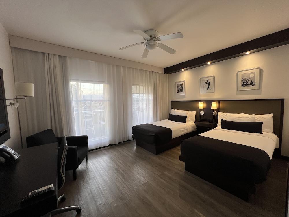 Deluxe Double Room - Photo 1