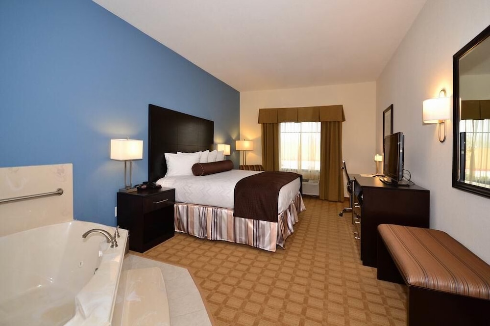 Suite, 1 King Bed, Non Smoking, Jetted Tub