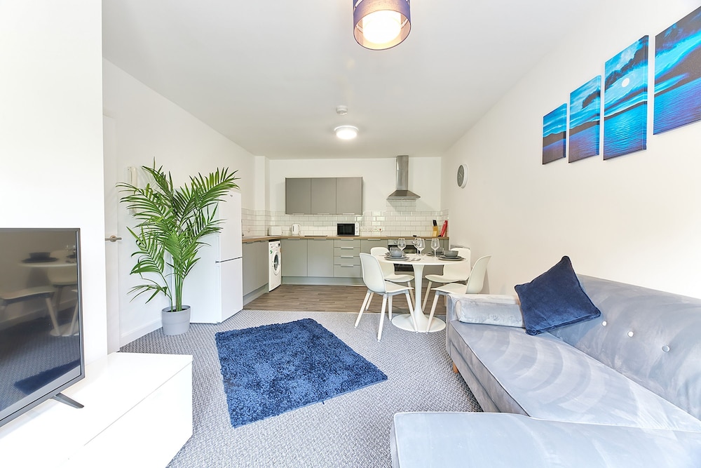 Apartment, Smoking