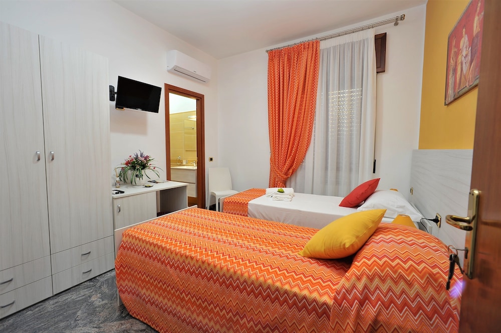 Superior Double Room, City View photo 2