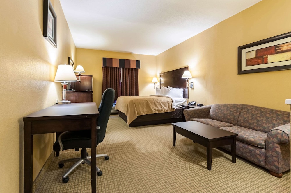Standard Room, 1 King Bed, Non Smoking - Photo 3